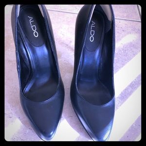 Aldo Black leather pumps, 3-4 in